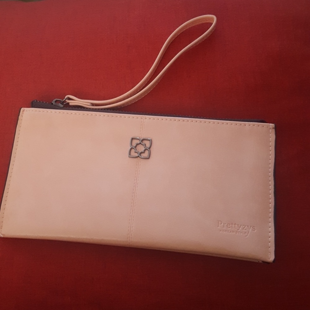 8in x 4in pink clutch with 3 zipper component